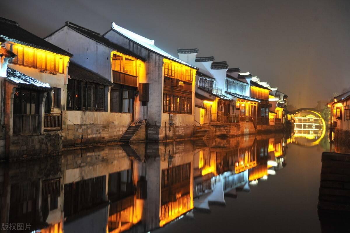 层层恐惧